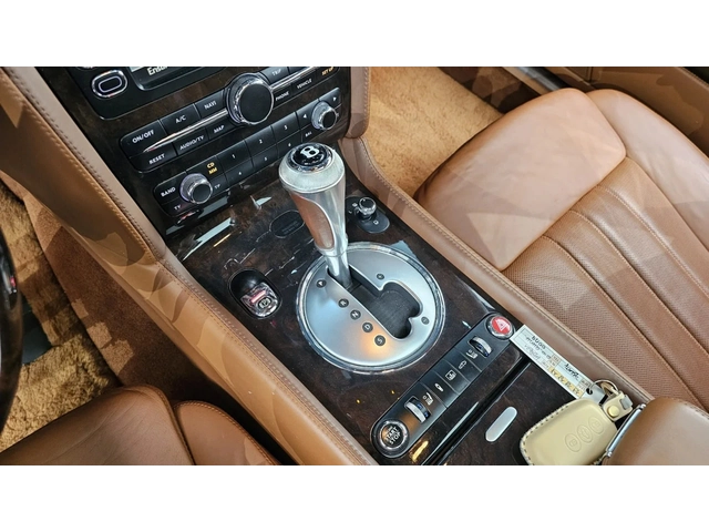 Bentley Flying Spur - автомобили, коли, обяви за нови и употребявани 7