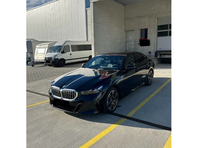 BMW 02 540d xDrive M Sport - автомобили, коли, обяви за нови и употребявани 0