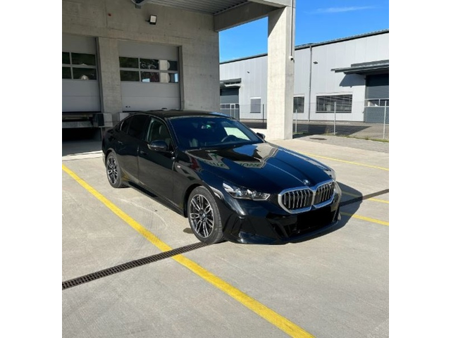BMW 02 540d xDrive M Sport - автомобили, коли, обяви за нови и употребявани 1