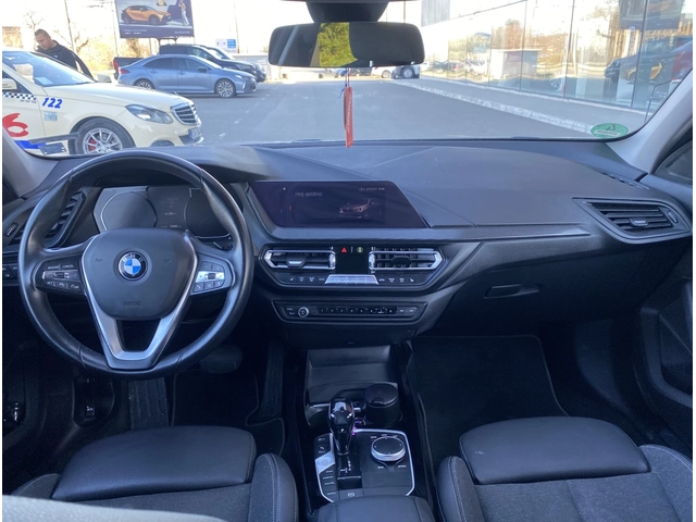 BMW 116 1.5 D Sport Line - автомобили, коли, обяви за нови и употребявани 9