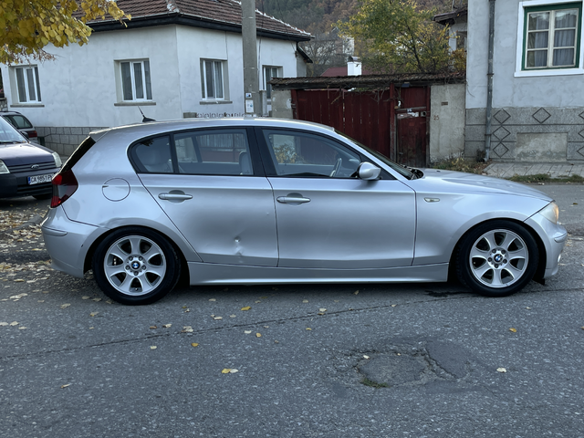BMW 120 Подгрев* Темпомат* Парктроник* Light package* EURO4 - автомобили, коли, обяви за нови и употребявани 7