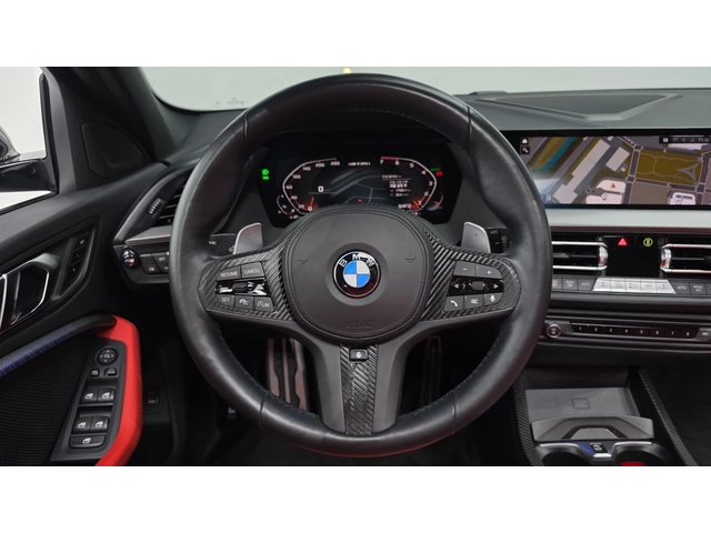 BMW 135 xDrive | Панорама | Червен салон | Камера| Keyless - автомобили, коли, обяви за нови и употребявани 5