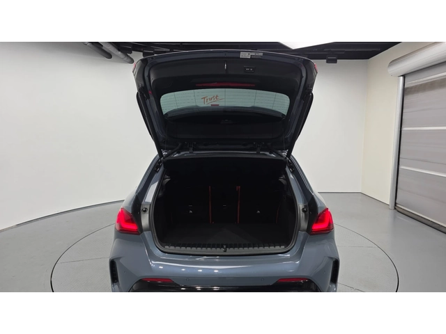 BMW 135 xDrive | Панорама | Червен салон | Камера| Keyless - автомобили, коли, обяви за нови и употребявани 12
