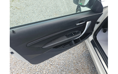 BMW 1M BMW 116 1.6i/136k.c - автомобили, коли, обяви за нови и употребявани 11