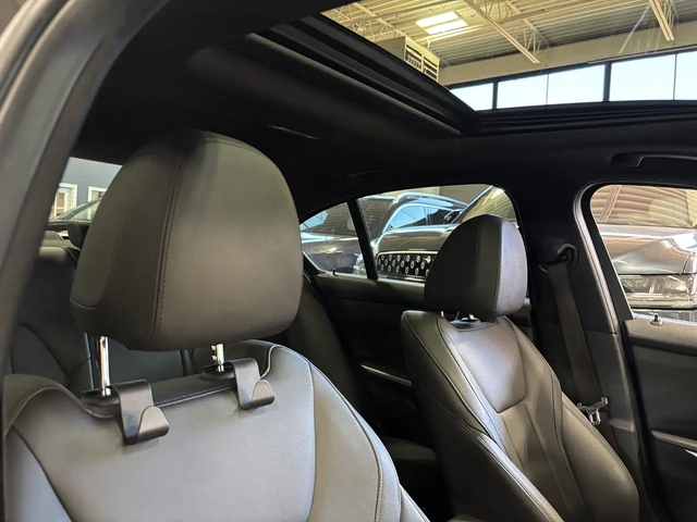 BMW 3 Series 330i xDrive|AWD|CLUSTERNAV|SUNROOF|BMWLED|LEATHER| All Wheel Drive - автомобили, коли, обяви за нови и употребявани 11