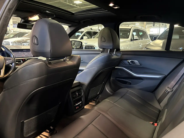 BMW 3 Series 330i xDrive|AWD|CLUSTERNAV|SUNROOF|BMWLED|LEATHER| All Wheel Drive - автомобили, коли, обяви за нови и употребявани 6