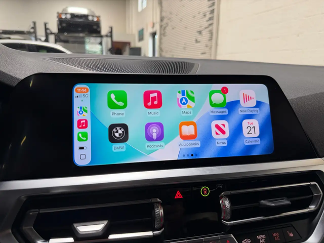 BMW 3 Series 330i xDrive - WIRELESS APPLE CARPLAY - NAVIGATION - BACKUP CAMERA - KEYLESS START - COMFORT ACCESS - BLINDSPOT ASSIST - R All Wheel Drive - автомобили, коли, обяви за нови и употребявани 19