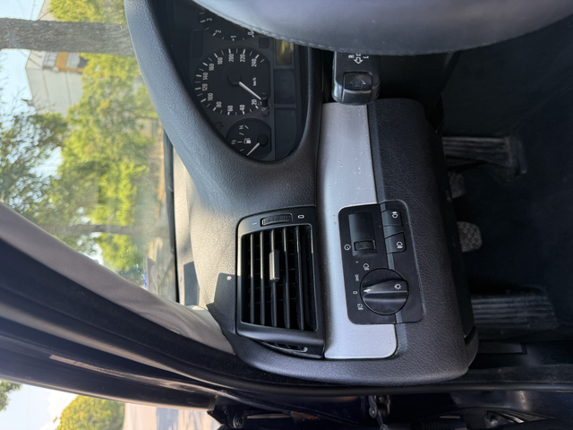 BMW 318, 2003 г., 220000 км, 116 к.с. - автомобили, коли, обяви за нови и употребявани 8