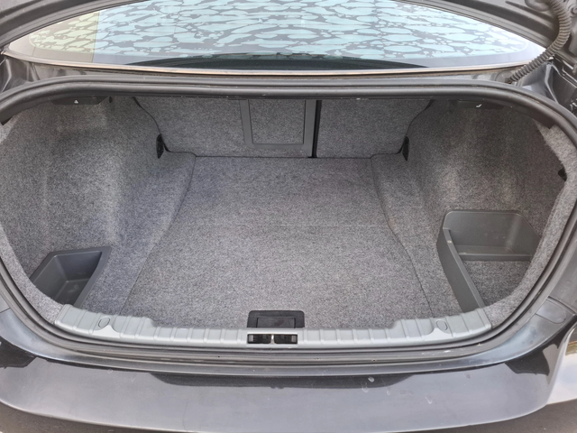 BMW 320 2.0D XENON АВТОПИЛОТ 6ск. - автомобили, коли, обяви за нови и употребявани 12