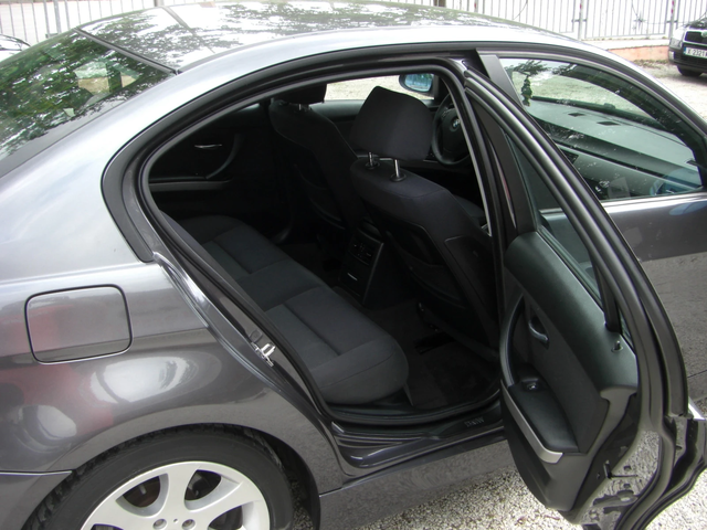 BMW 320 i 6ck. 150k.c - автомобили, коли, обяви за нови и употребявани 13