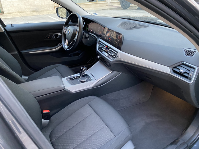 BMW 320 320d xDrive Business Design Laser - автомобили, коли, обяви за нови и употребявани 10