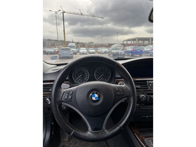 BMW 320 320i E90 - автомобили, коли, обяви за нови и употребявани 9