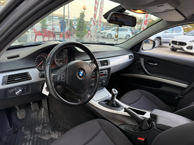 BMW 320 - автомобили, коли, обяви за нови и употребявани 12