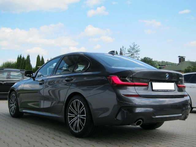 BMW 320 320d M-Sport - автомобили, коли, обяви за нови и употребявани 3