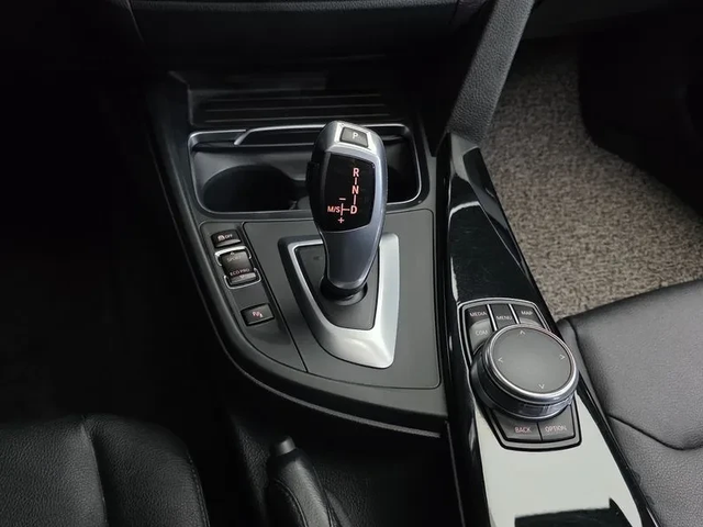 BMW 320 d - автомобили, коли, обяви за нови и употребявани 8