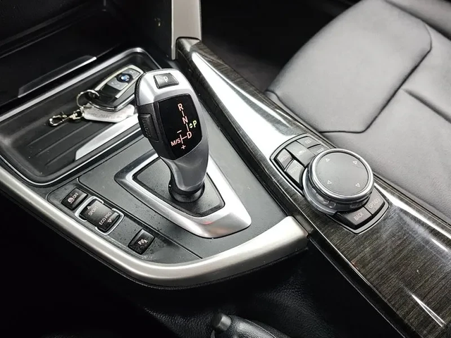 BMW 320 xDrive - автомобили, коли, обяви за нови и употребявани 8