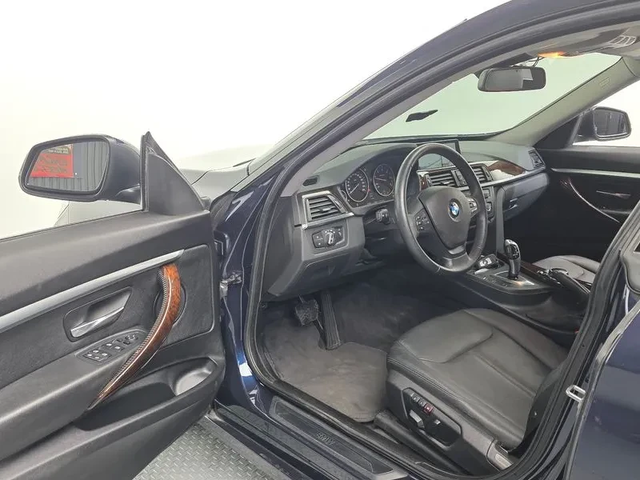 BMW 320 xDrive - автомобили, коли, обяви за нови и употребявани 9