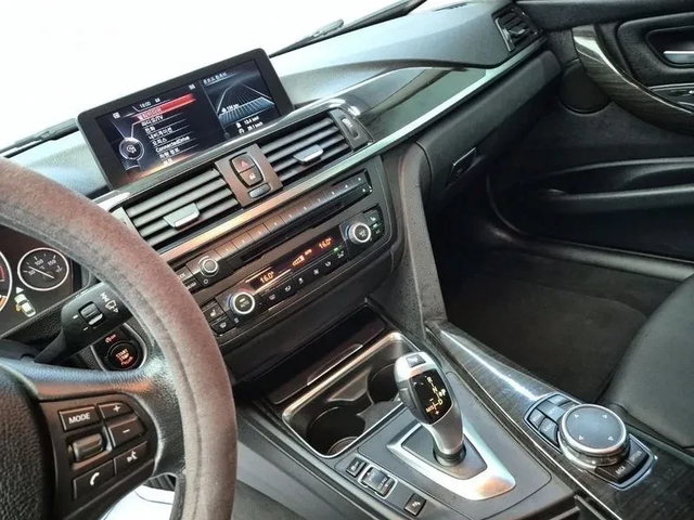 BMW 320 xDrive - автомобили, коли, обяви за нови и употребявани 12