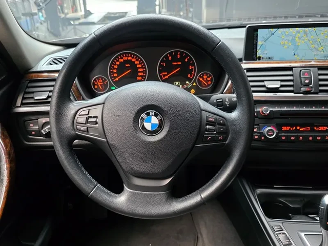 BMW 320 D xDrive - автомобили, коли, обяви за нови и употребявани 12