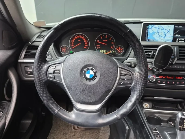 BMW 320 D xDrive - автомобили, коли, обяви за нови и употребявани 12