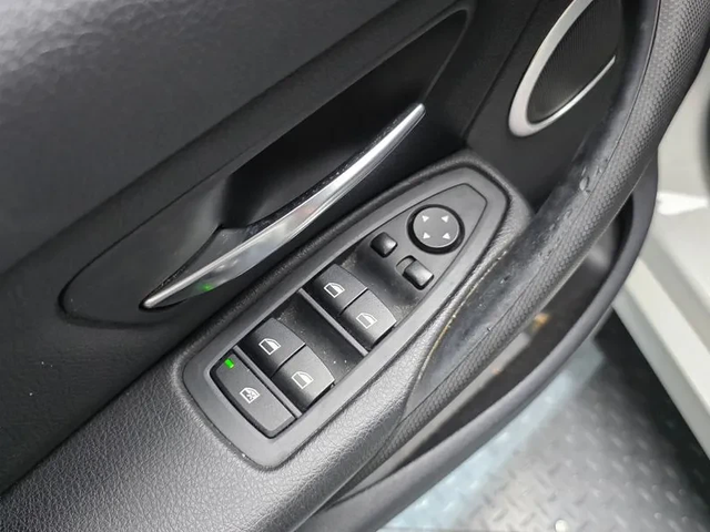 BMW 320 D xDrive - автомобили, коли, обяви за нови и употребявани 13