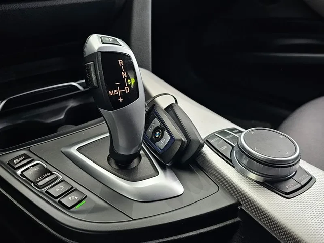 BMW 320 Gt 320D M Sports Premium - автомобили, коли, обяви за нови и употребявани 8