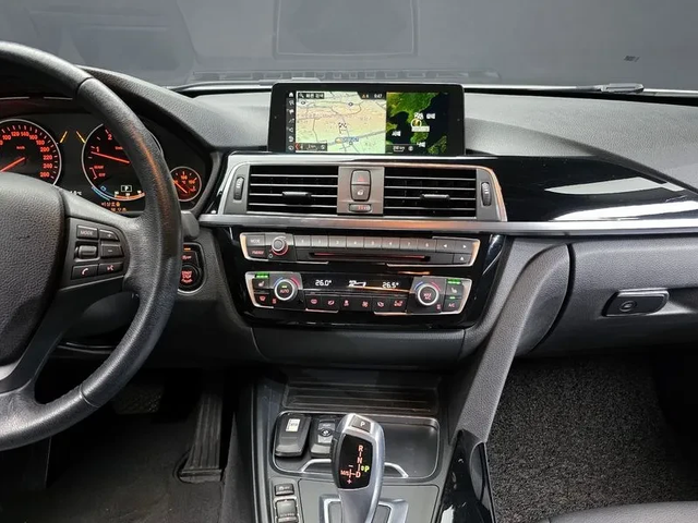 BMW 320 d ED Edition - автомобили, коли, обяви за нови и употребявани 13