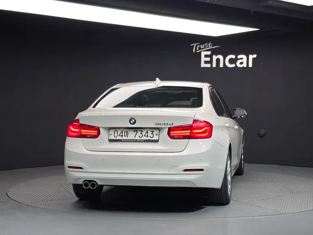 BMW 320 d ED Edition - автомобили, коли, обяви за нови и употребявани 3