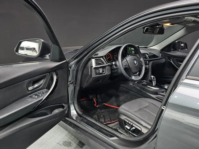 BMW 320 d ED Edition - автомобили, коли, обяви за нови и употребявани 9