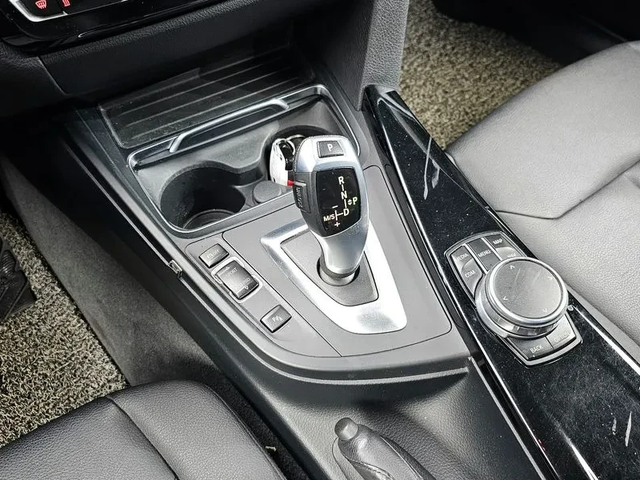 BMW 320 d - автомобили, коли, обяви за нови и употребявани 8