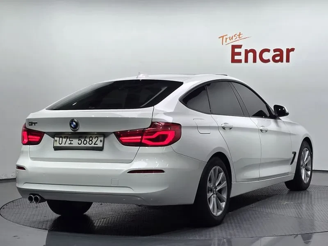 BMW 320 d GT - автомобили, коли, обяви за нови и употребявани 1