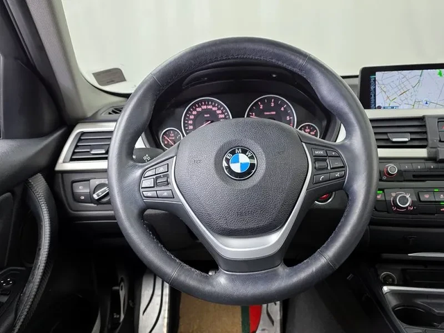 BMW 320 d ED Edition - автомобили, коли, обяви за нови и употребявани 12