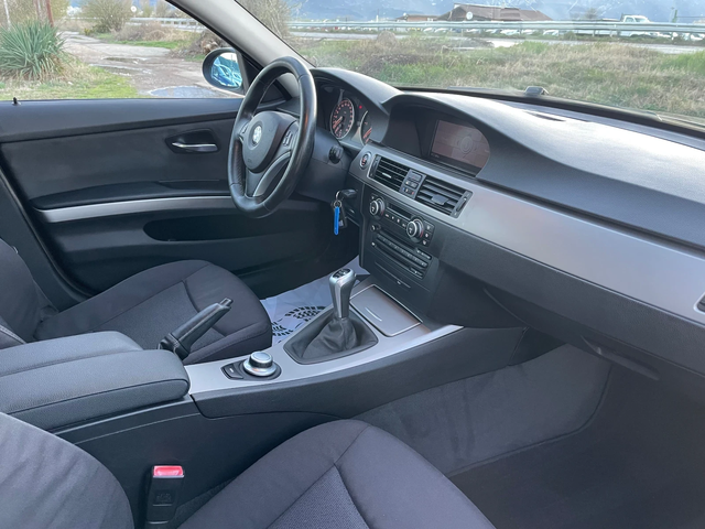 BMW 320 2.0TDI-NAVI-PANORAMA-ITALIA - автомобили, коли, обяви за нови и употребявани 4