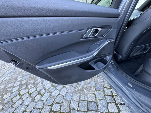 BMW 320 X-DRIVE M-Sport Individual - автомобили, коли, обяви за нови и употребявани 14