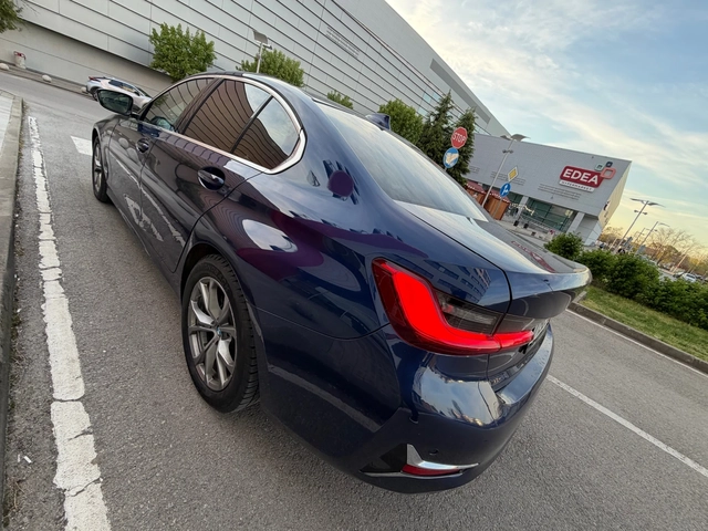 BMW 320 2.0D* КОЖА* АВТОМАТИК* LASSER* M* - автомобили, коли, обяви за нови и употребявани 4