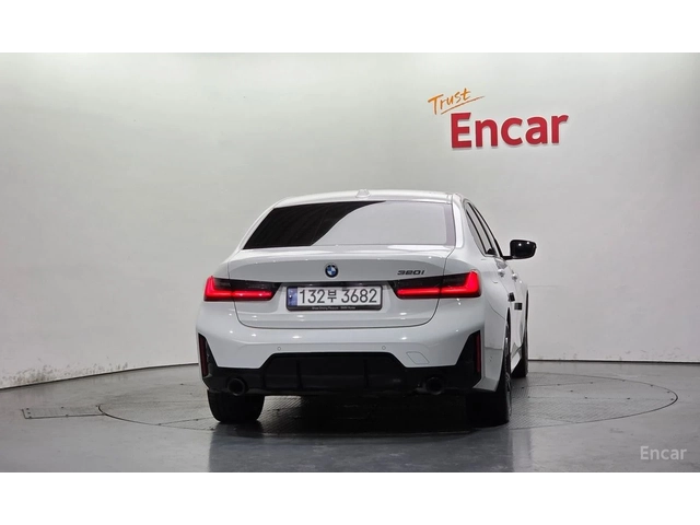 BMW 320 i M SPORT* DISTRONIC* ХЕДЪП* ПОДГРЕВ* ОБДУХВАНЕ* - автомобили, коли, обяви за нови и употребявани 3