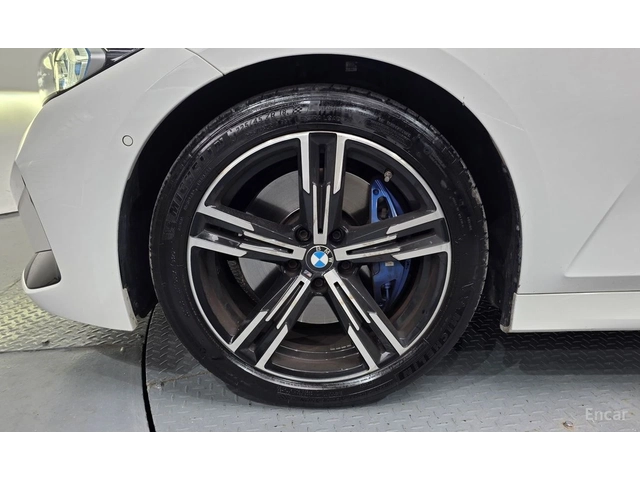 BMW 320 i M SPORT* DISTRONIC* ХЕДЪП* ПОДГРЕВ* ОБДУХВАНЕ* - автомобили, коли, обяви за нови и употребявани 4