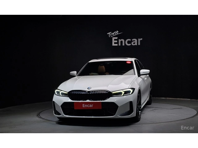 BMW 320 i M SPORT* HARMAN KARDON* DISTRONIC* HEAD-UP* - автомобили, коли, обяви за нови и употребявани 1