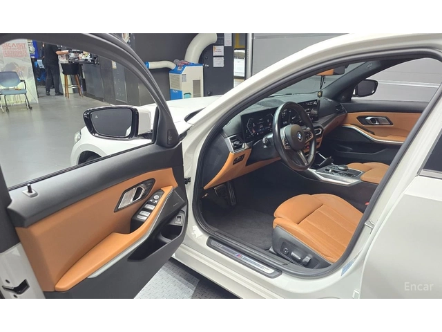 BMW 320 i M SPORT* HARMAN KARDON* DISTRONIC* HEAD-UP* - автомобили, коли, обяви за нови и употребявани 5