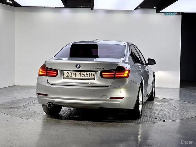 BMW 320 КОЖА* ПОДГРЕВ* НАВИ* ПАНО* КАМЕРА - автомобили, коли, обяви за нови и употребявани 2