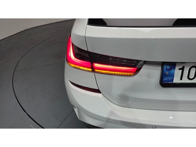 BMW 320 Touring | HUD | 360 | Memory | Подгреви - автомобили, коли, обяви за нови и употребявани 2