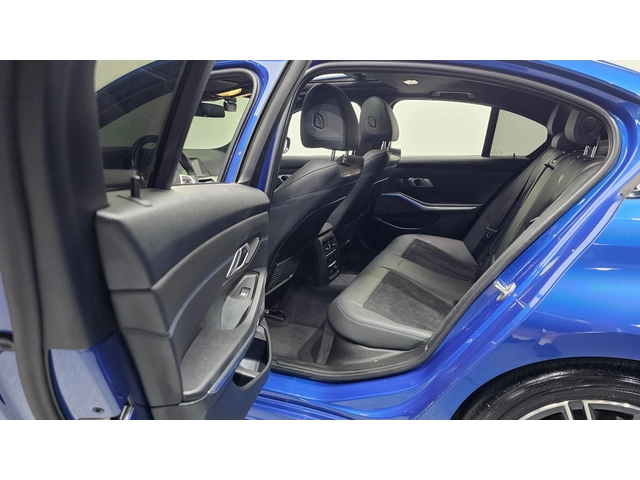 BMW 320 i M Sport - автомобили, коли, обяви за нови и употребявани 11