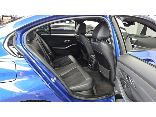 BMW 320 d M Sport - автомобили, коли, обяви за нови и употребявани 11