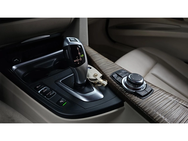 BMW 320 i Modern - автомобили, коли, обяви за нови и употребявани 7