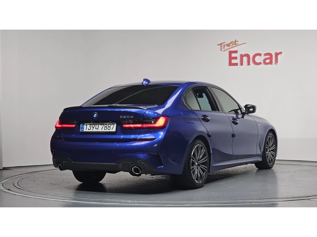 BMW 320 320d M Sport | HUD | MEMORY | Панорама - автомобили, коли, обяви за нови и употребявани 1