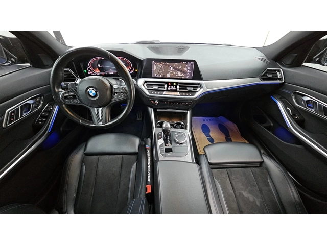 BMW 320 320d M Sport | HUD | MEMORY | Панорама - автомобили, коли, обяви за нови и употребявани 5