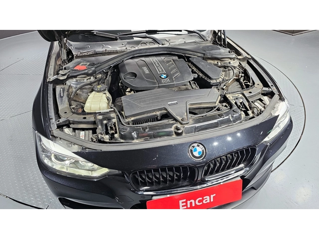 BMW 320 320d M Performance | HUD | Памет | Keyless - автомобили, коли, обяви за нови и употребявани 4