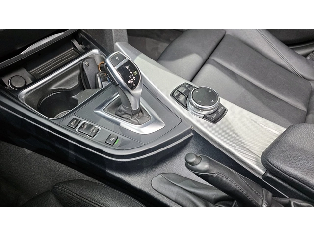BMW 320 320d M Performance | HUD | Памет | Keyless - автомобили, коли, обяви за нови и употребявани 9