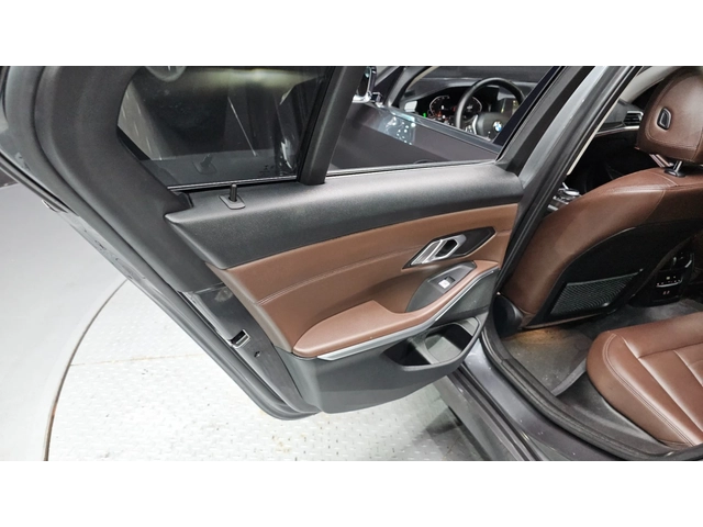 BMW 320 - автомобили, коли, обяви за нови и употребявани 9