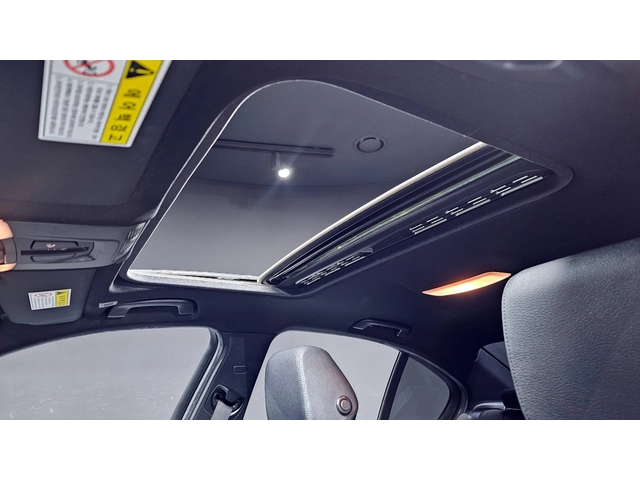 BMW 320 320d M Performance | HUD | Памет | Keyless - автомобили, коли, обяви за нови и употребявани 12